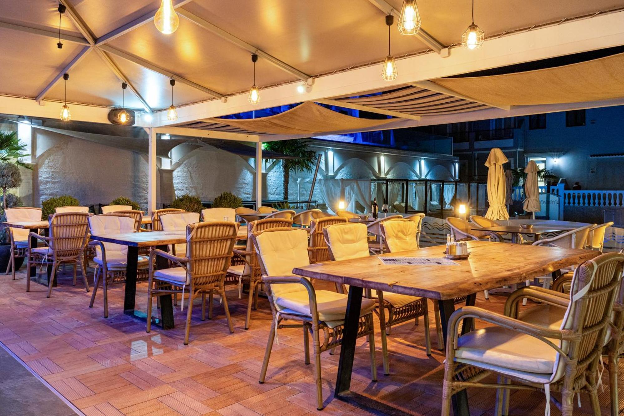 Aparthotel Loulass Village Mesongi